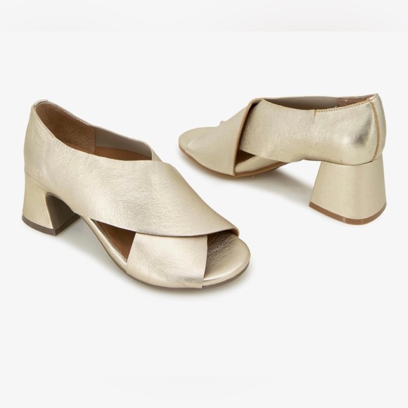 NEW Gentle Souls by Kenneth Cole Ice Metallic Leather Yvette Pump Heel 5 $169